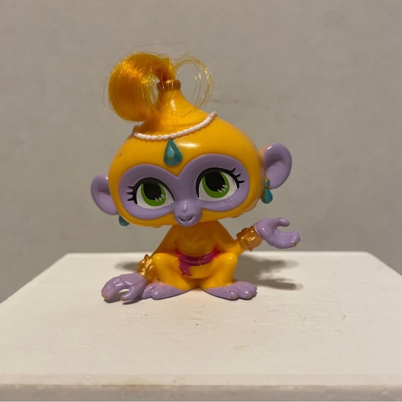 Shimmer & Shine Yellow Genie Tala Monkey Nickelodeon PVC Figure Toy 16 - Picture 1 of 6